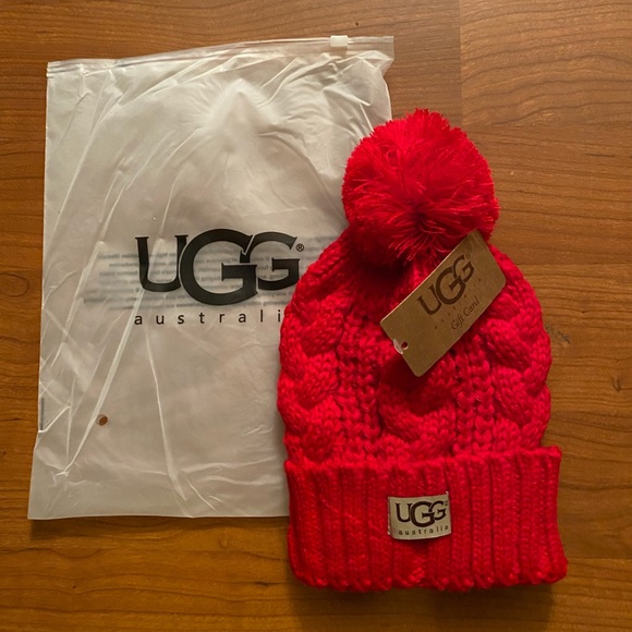 SALE!❤️Cable knit UGG beanie with matching scarf❤️ - Picture 3 of 6